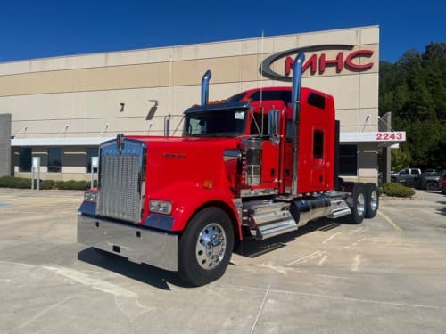 New 2026 KENWORTH W900L
