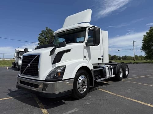 2017 Volvo VNL