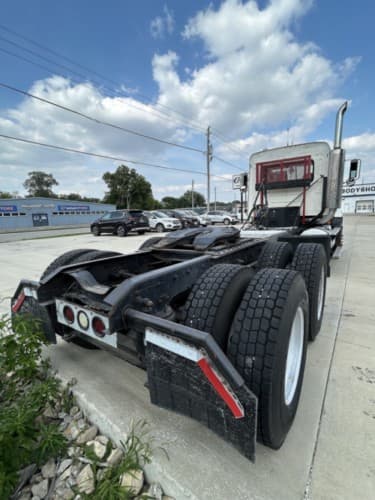 2000 Mack CX613 Well Maintained and Road Ready! image 4