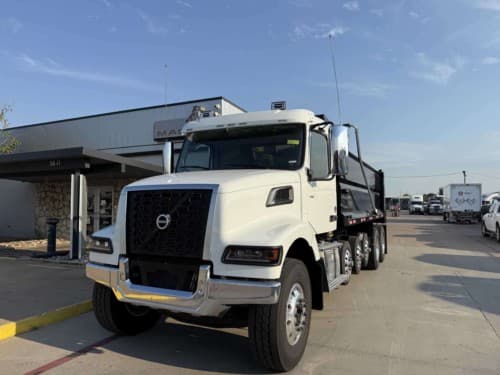 New 2026 VOLVO VHD64F300 Dump Truck in Dallas, TX