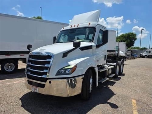 2020 Freightliner Cascadia 126