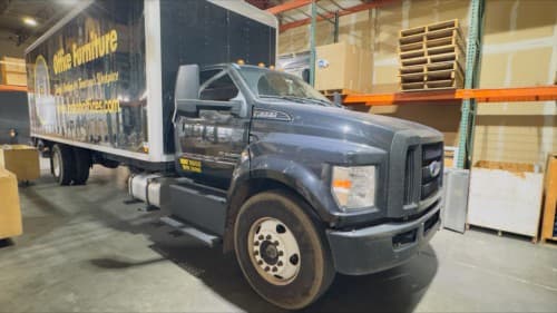 2022 Ford F-650 26, box hydraulic brakes non CDL under 26000GVW