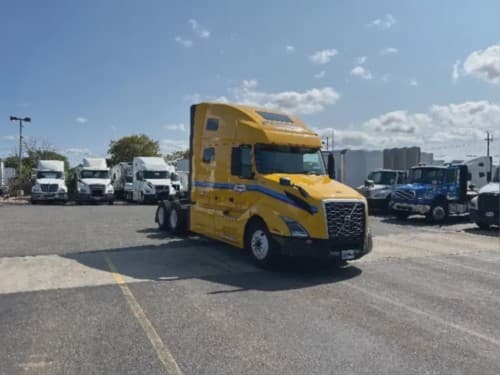 2022 Volvo VNL