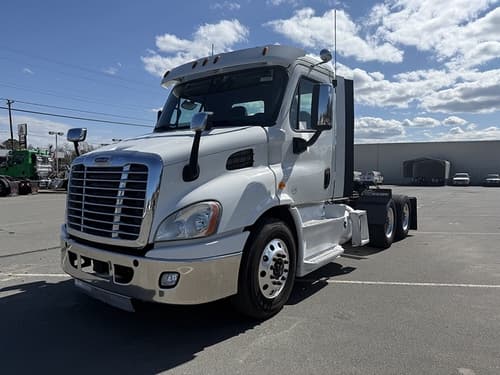 Used 2014 FREIGHTLINER Conventional - Day Cab - CASCADIA 113 For Sale