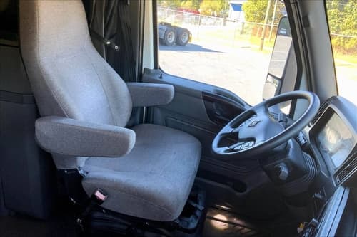 2022 International LT625 Sleeper Semi Truck - 73" Raised Roof Sleeper, Cummins 400HP, 12 Speed image 7