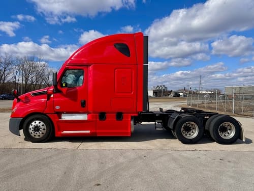 2022 Freightliner Cascadia 126 image 2