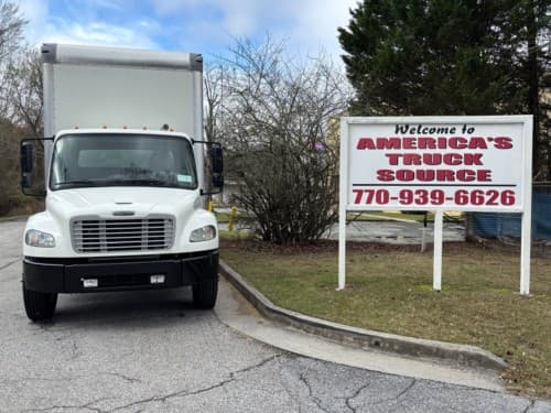 2019 Freightliner M2106