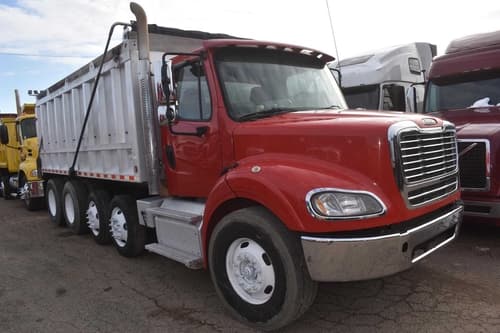 2013 Freightliner M2 112