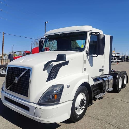 2018 Volvo VNL64T300