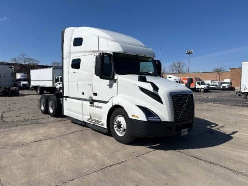 2023 Volvo VNL64760