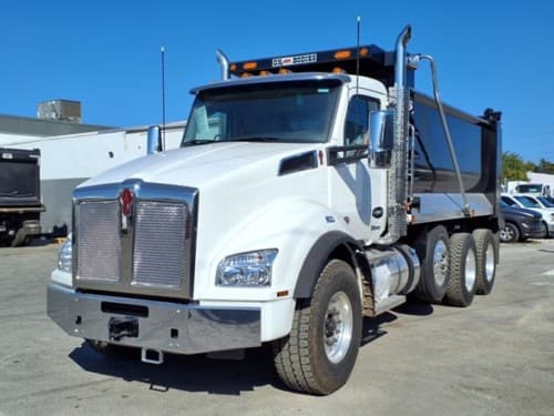 2025 Kenworth T880