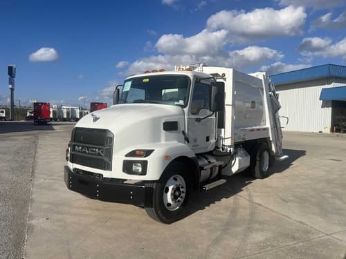 New 2024 MACK MD6 Garbage Truck