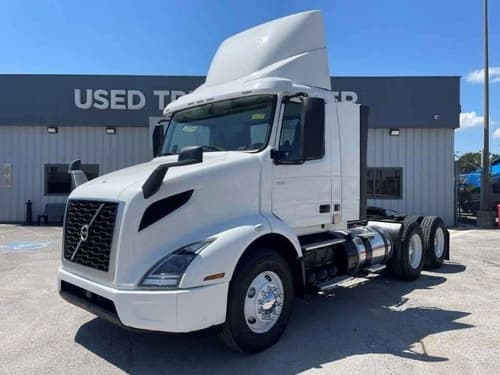 2020 Volvo VNR
