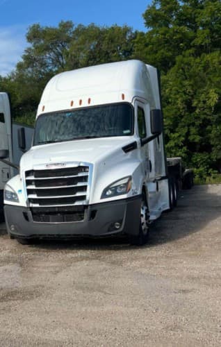 2020 Freightliner Cascadia 126