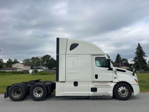 2022 Freightliner Cascadia 126 image 4
