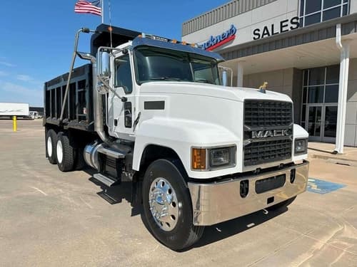 Used 2021 MACK PINNACLE Dump Truck in Oklahoma City, OK image 3