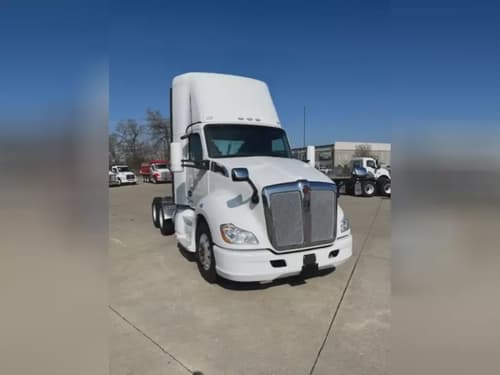 2022 Kenworth T680 image 2