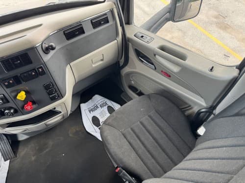2019 Peterbilt 579 image 14