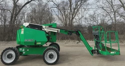 2017 JLG 340AJ