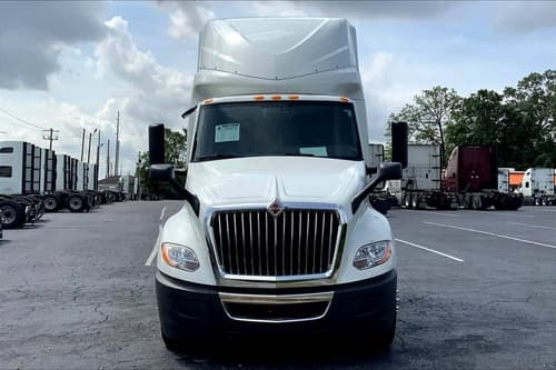 2022 International LT625 Sleeper Semi Truck - 56" Hi Rise Sleeper, Cummins 400HP, 12 Speed image 3