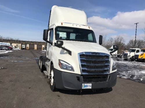 2019 Freightliner Cascadia 126 Day Cab Truck - 435HP, 12 Speed Automatic