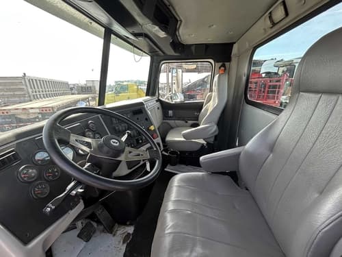2018 Western star 4700 image 10