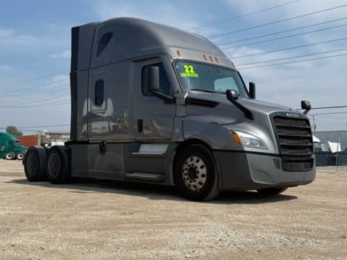 2022 Freightliner - 437k miles - 11k hours - APU - US Express Unit!