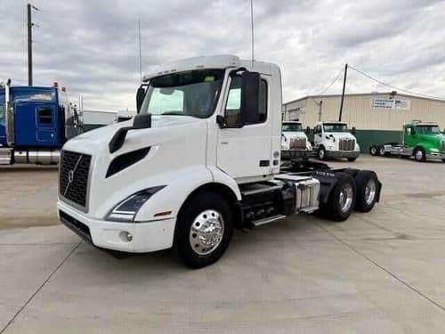 2020 Volvo VNR