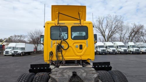 2016 Freightliner Cascadia 125 image 3