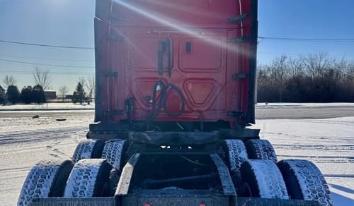 2020 Freightliner Cascadia 126 image 5