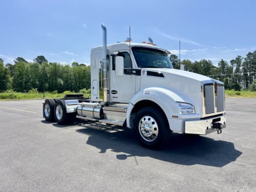New 2027 KENWORTH T880