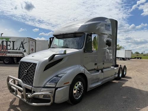 2021 Volvo VNL670