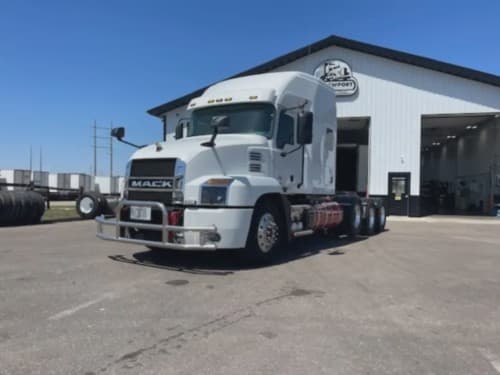 Used 2020 MACK Conventional - Sleeper Truck