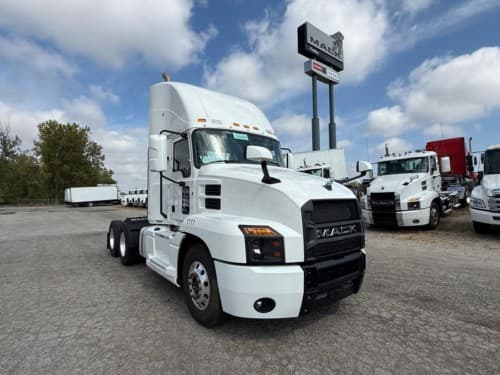 2021 MACK ANTHEM 64T BTS 1111