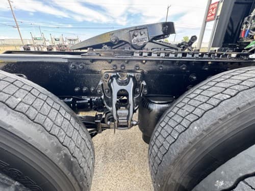 2022 Kenworth T680 image 24