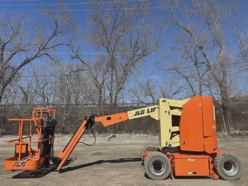 2016 JLG E300AJ