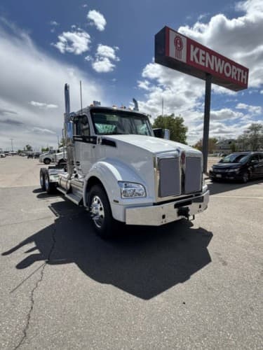 New 2027 KENWORTH T880