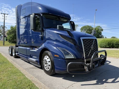 Used 2023 VOLVO VNL64T760