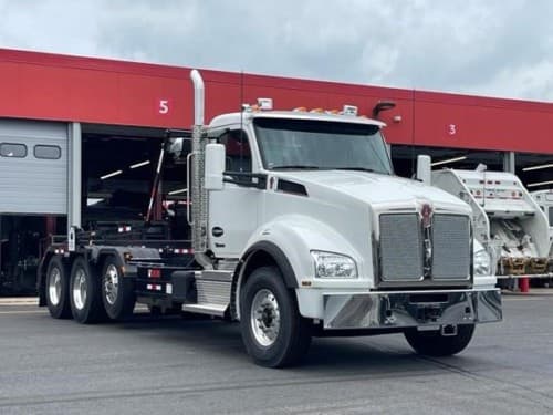 2025 Kenworth T880