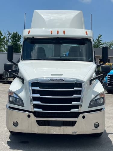 2020 Freightliner Cascadia 126