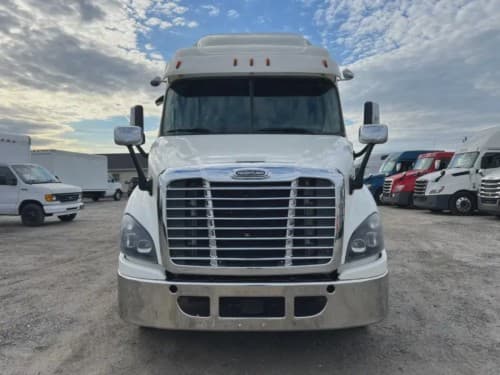2019 Freightliner Cascadia 113