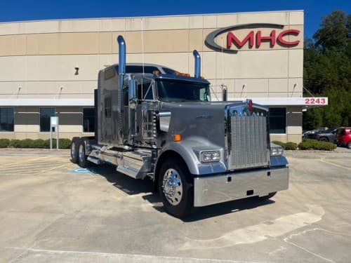 New 2026 KENWORTH W900L