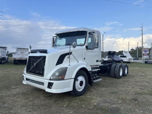 2009 VOLVO VNL64T300 5581