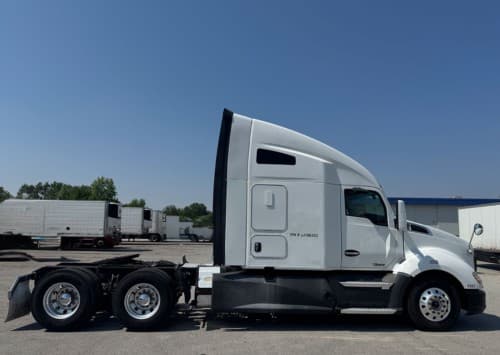 2018 Kenworth T680 image 3