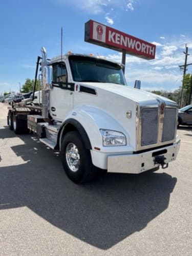 Used 2024 KENWORTH T880