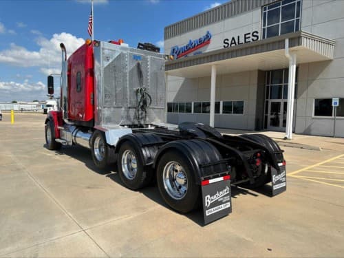 2020 Freightliner Coronado SD122 image 4