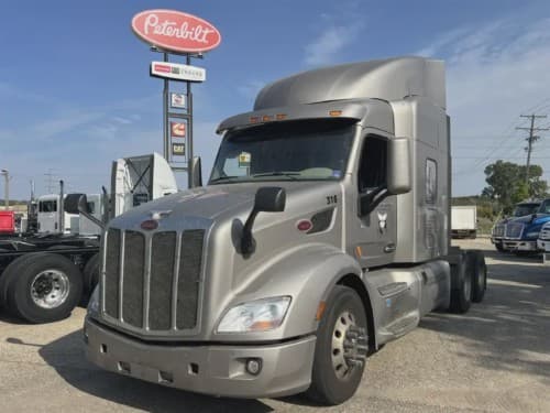 2022 Peterbilt 579