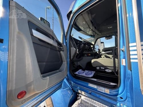 2021 Kenworth T880 image 9