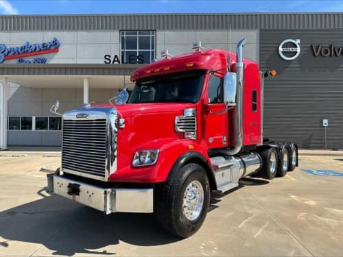 2020 Freightliner Coronado SD122