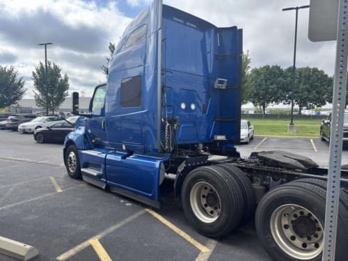 2020 International LT625 image 2